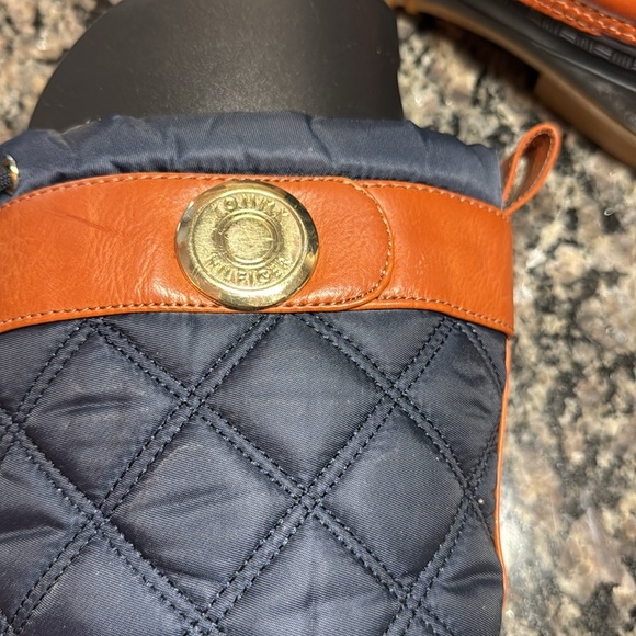 Tommy Hilfiger women’s winter quilted  duck boots 7 - Picture 13 of 14